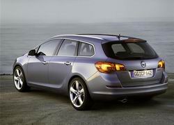 OPEL ASTRA ST 1.7 CDTI Sport Tourer Cosmo 