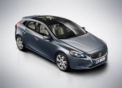 VOLVO  V40  D2 Momentum (Diesel)